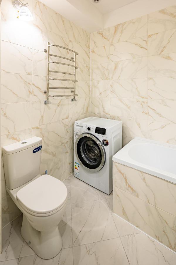 Apartment тиха в центрі зі світлом Lviv
